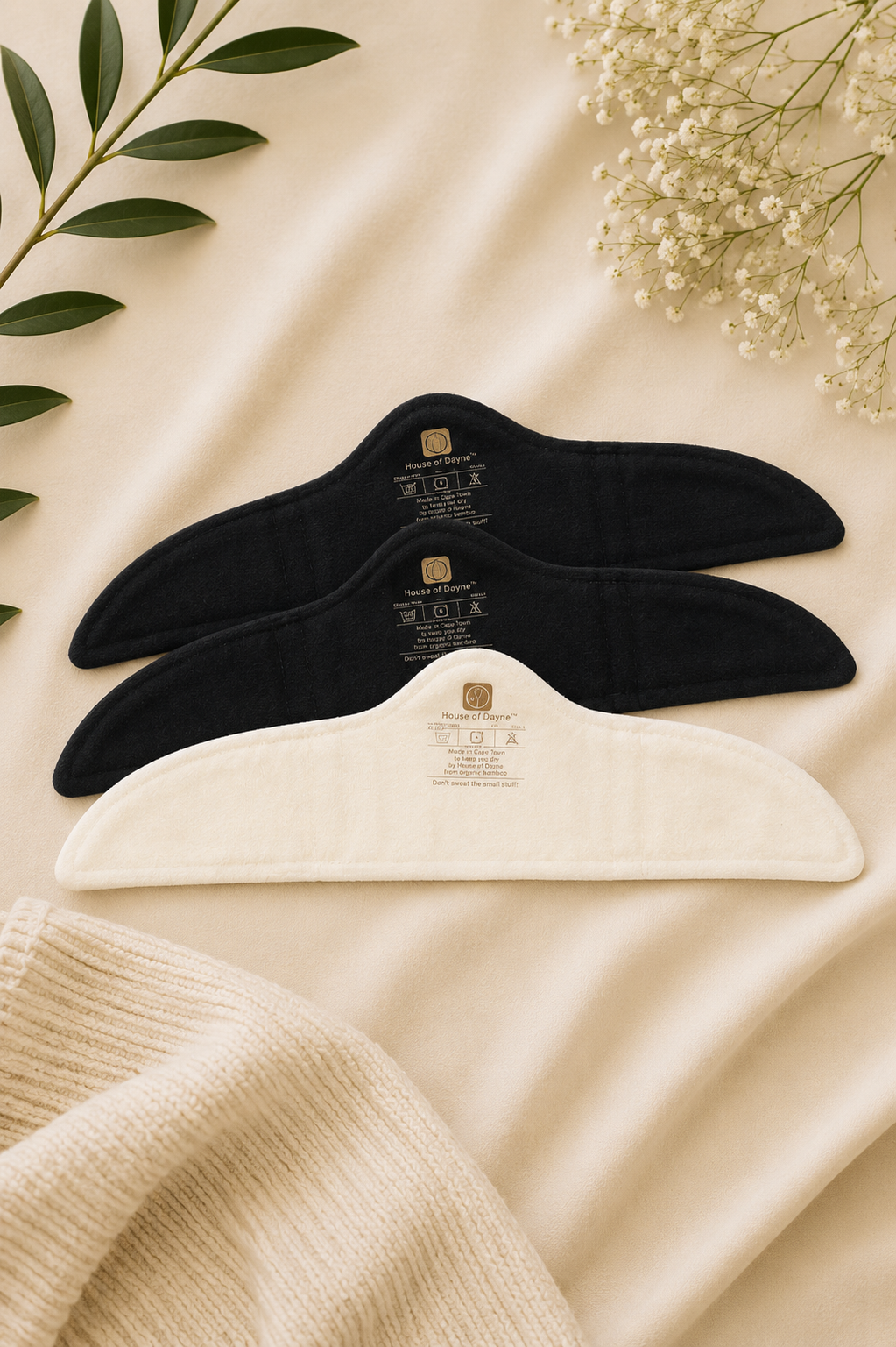 Bamboo vs Cotton: Which Fabric Is Better for Sensitive Skin?